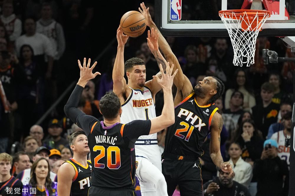 何在逆境中 何在逆境中